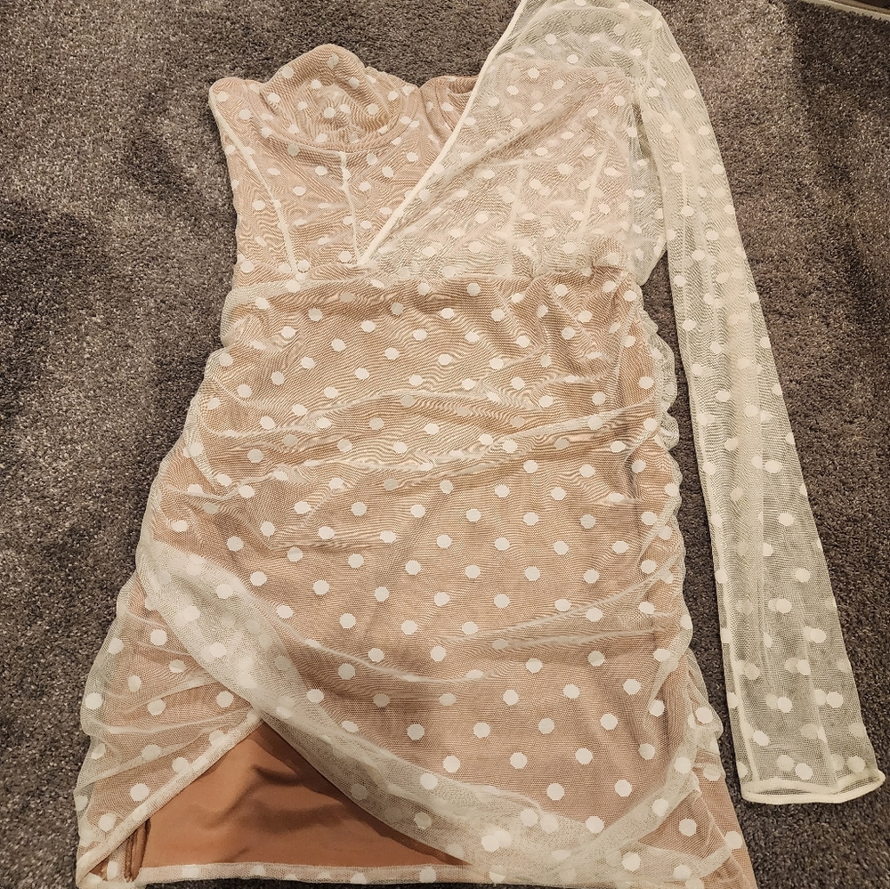 White fox dress - Picture 3 of 3